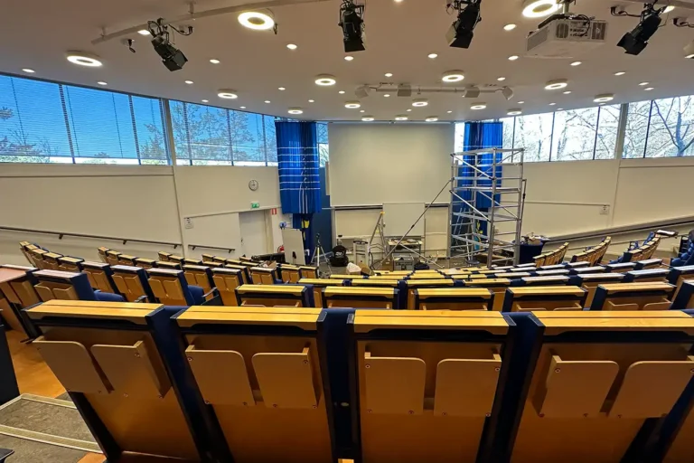 Hybridlösning för hörsal och aula