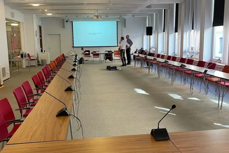 Hybridlösning för hörsal och aula