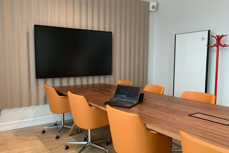 Skärmar och konferensrum Referens